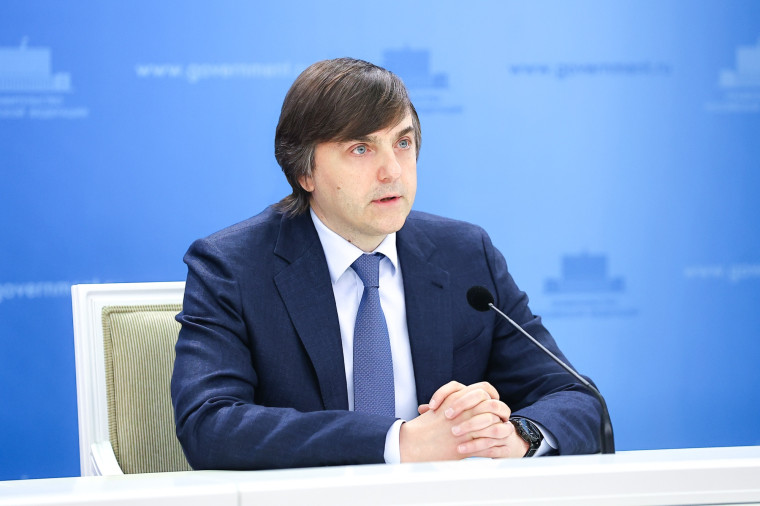 Брифинг Министра просвещения РФ Сергея Кравцова по итогам 2024/25 учебного года..